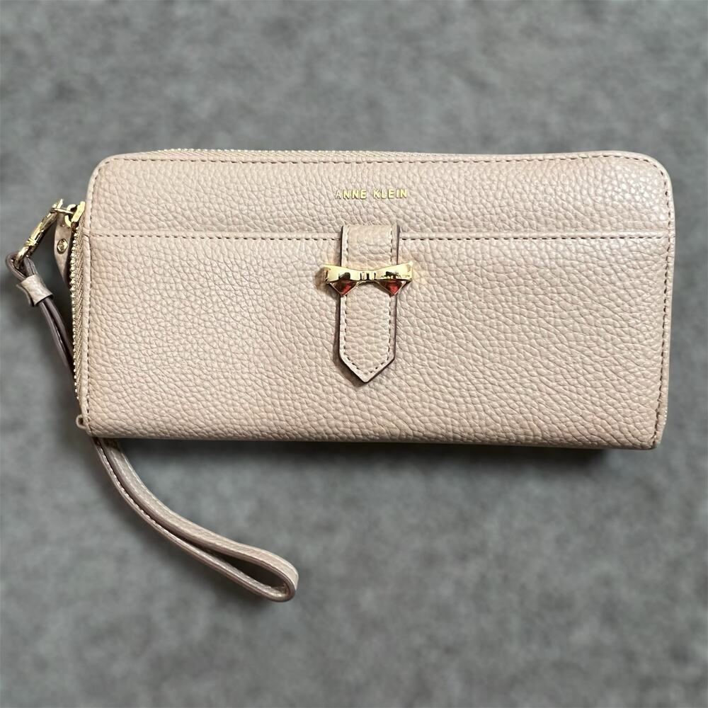 Anne Klein Continental Wallet Wristlet Pebbled Faux Leather Zip Gold Bow Neutral
